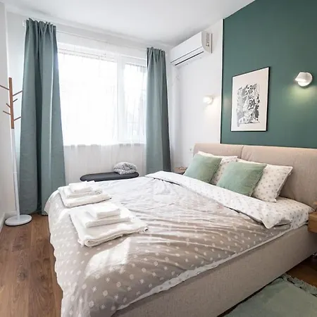 Apartament Cozy Overlooking The Park