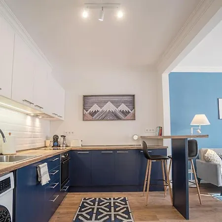 Cozy Overlooking The Park * Szófia