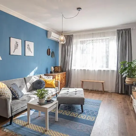 Cozy Overlooking The Park Apartment Sofia