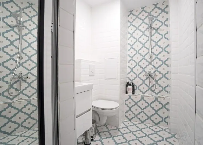 Cozy Overlooking The Park *