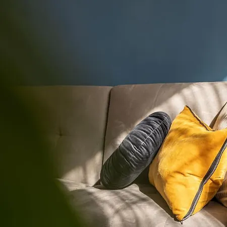 Cozy Overlooking The Park Σόφια