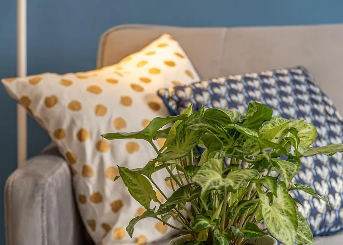 Cozy Overlooking The Park Sofie