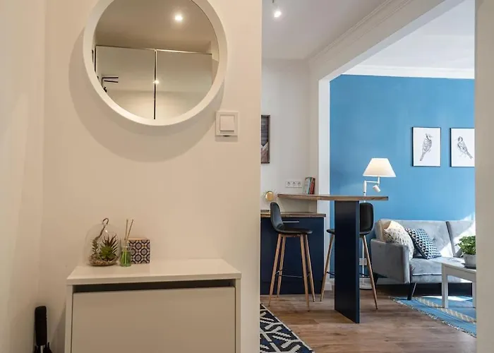 Cozy Overlooking The Park